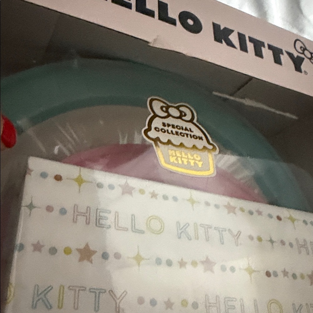 Hello Kitty Paper Tableware Party Set - Picture 3 of 6